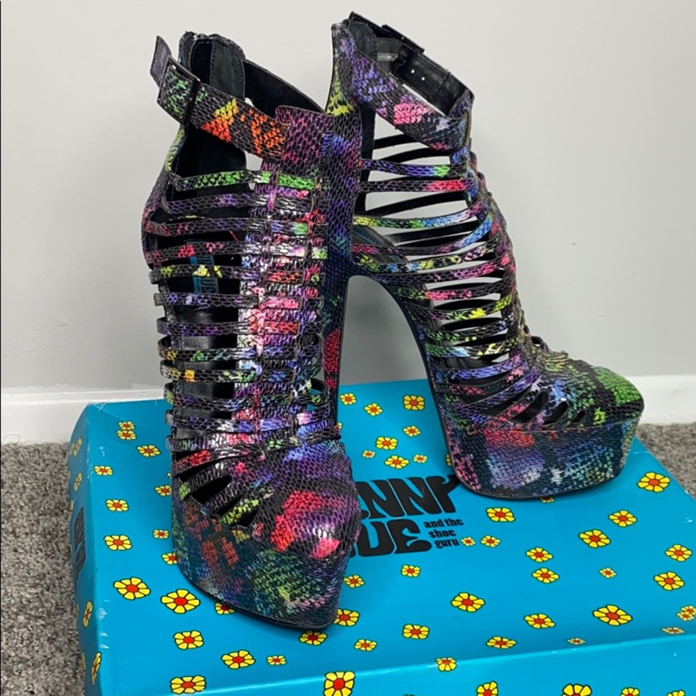Multicolor snake print platforms heels